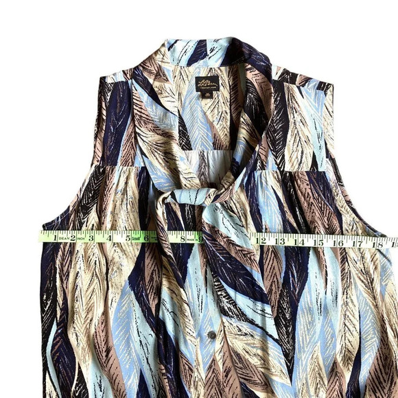 LL Bean Rayon Sleeveless Dress Abstract Leaf Pattern Fabric Tie at Neck, Size 10 - Picture 5 of 8